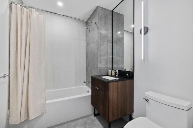 Foto del edificio - 0 bedroom in Queens NY 11377