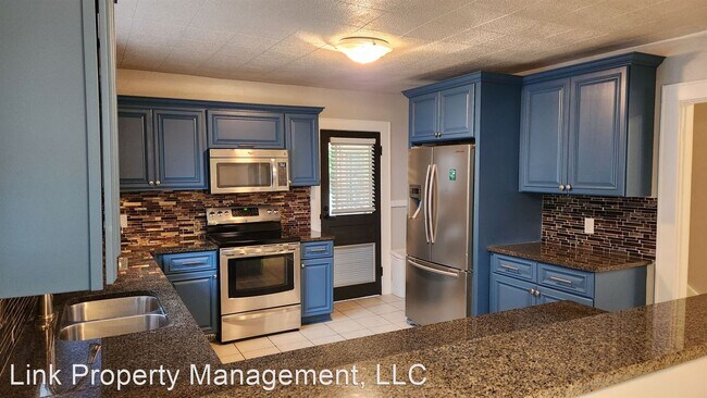 Building Photo - 4 br, 2 bath House - 2509 E 4th St