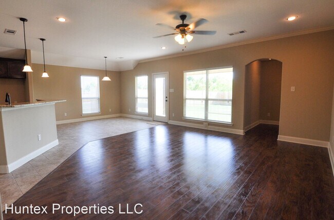 Foto del edificio - 3 br, 2 bath House - 8824 Kiowa Drive