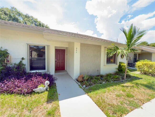 Foto del edificio - 3078 S Oakland Forest Dr