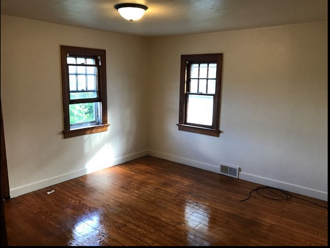 Building Photo - 2142 Woodford St., Toledo Ohio 43605