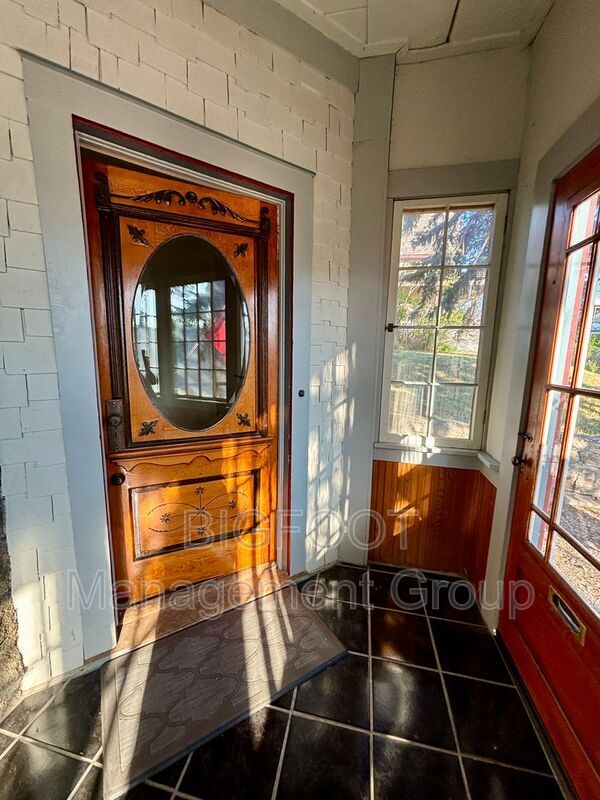 Foto del edificio - 228 N Davis St