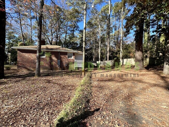 Building Photo - 225 Redbud Road
