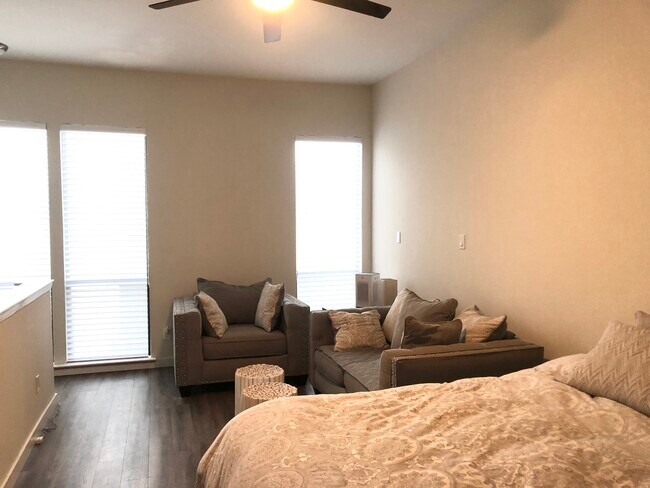 Foto del edificio - 3907 Throckmorton St