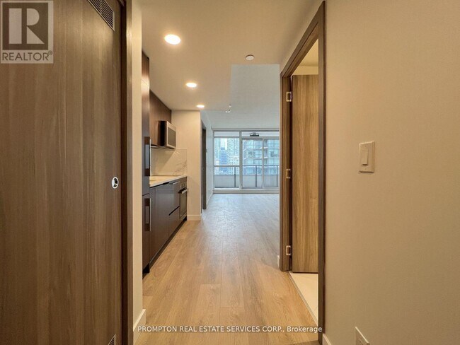 Building Photo - 38 Widmer St