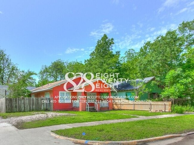 Building Photo - Charming 2 Bed/1 Bath Historic Bungalow in Norman Near OU Campus