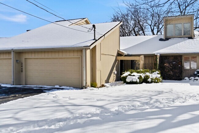 Building Photo - 3460 E Catalpa St