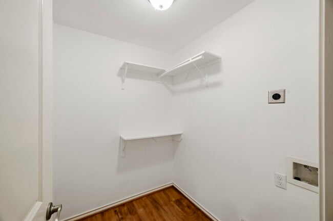 Building Photo - 16250 Indian Mill Dr