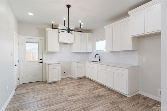 Foto del edificio - 11400 N 25th St