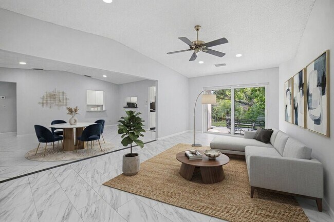 Foto del edificio - 5284 Breadfruit Cir