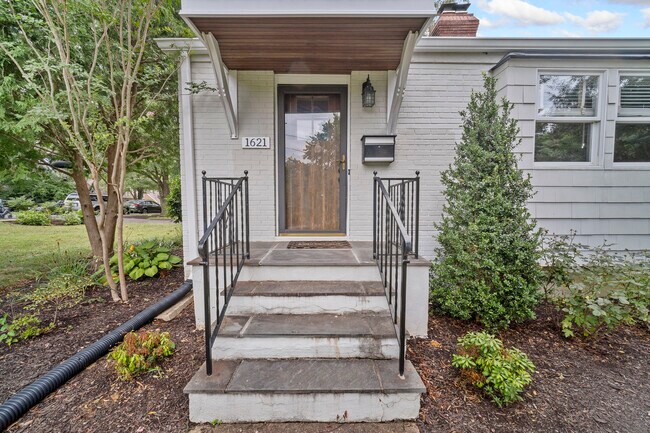 Front Door - 1621 N Wakefield St