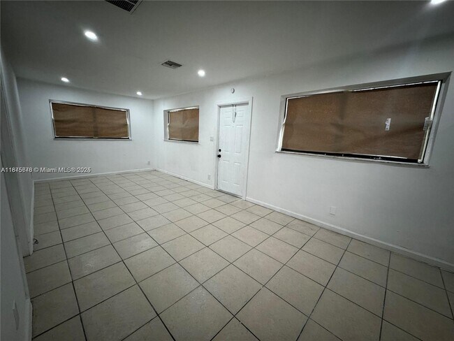 Building Photo - 2481 NW 13th Ct