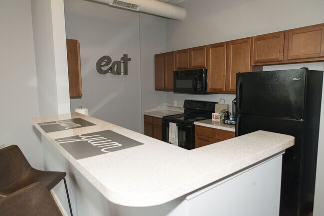 Foto del edificio - 1010 Central