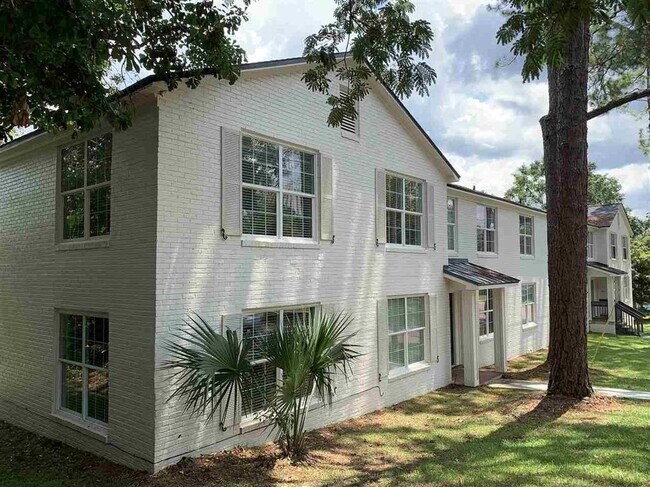 Building Photo - 500 E College Ave