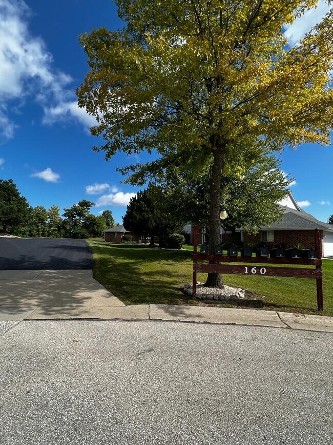Building Photo - 160 W Aspen Ct