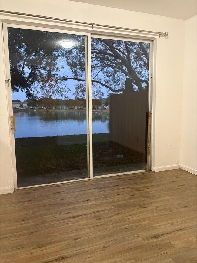 Vista del lago - 2615 SE 14th Ave