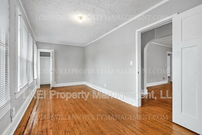 Foto del edificio - 664 Lindell Avenue - 2