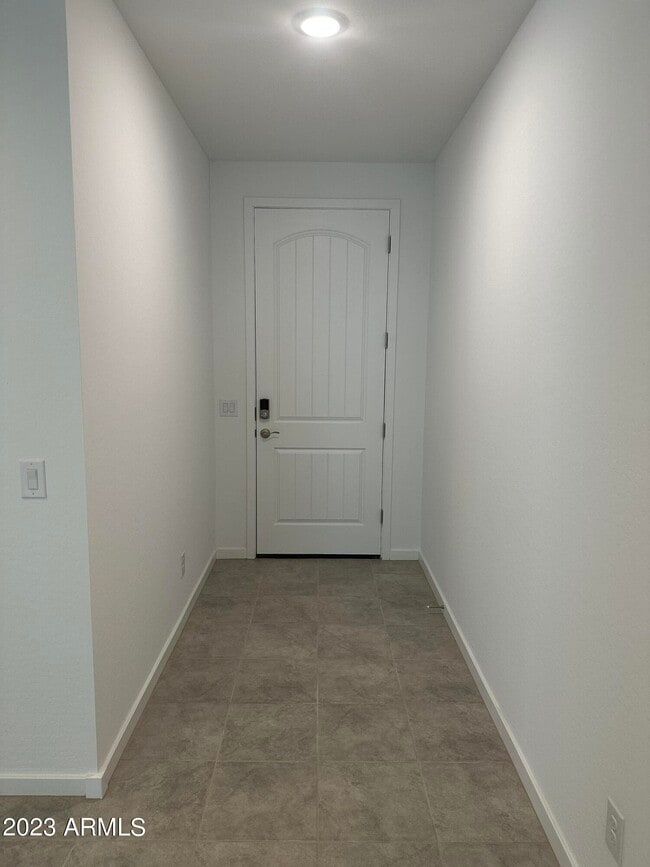 Building Photo - 6936 W Beth Dr