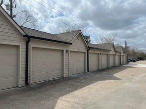 Building Photo - 1330 Old Spanish Trl
