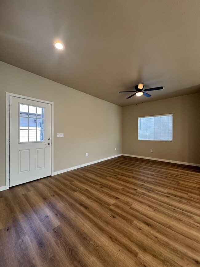 Foto del edificio - 627.5 N Sacramento St