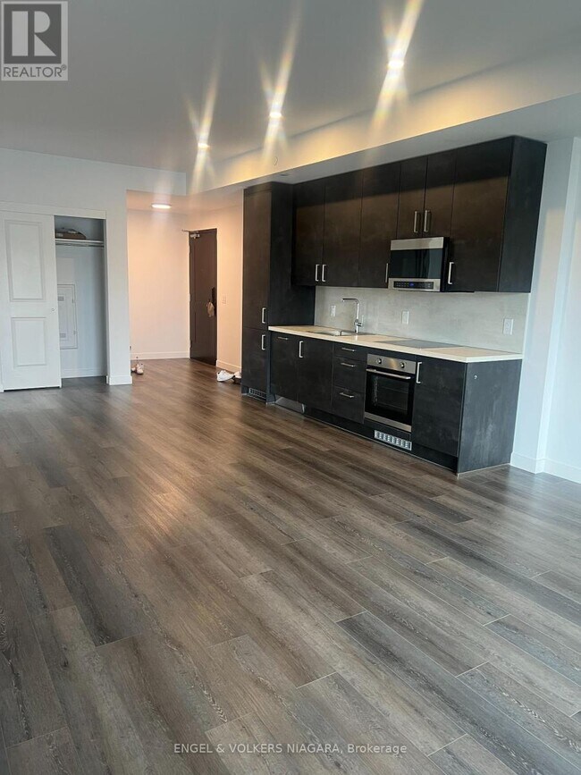 Photo du bâtiment - 7549 Kalar Rd