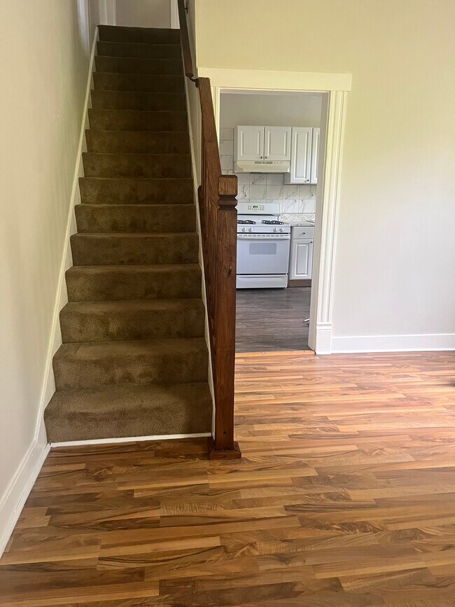 Building Photo - 1335 Goldstrom Ave