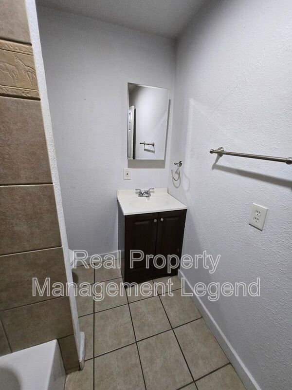 Foto del edificio - 933 Gillham Rd