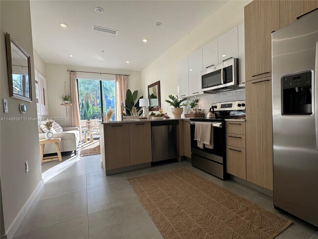 Building Photo - 16395 Biscayne Blvd