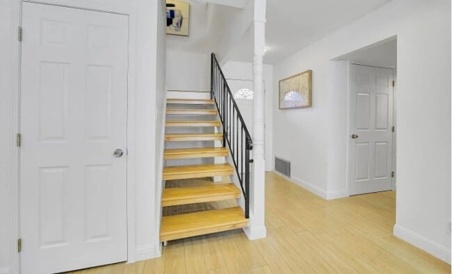 Building Photo - 1865 Countrywood Ct