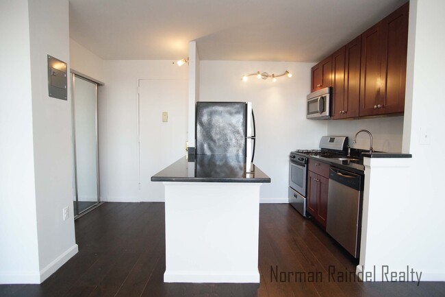 Foto del edificio - 829 Greenwood Ave