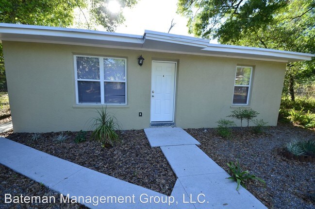 Building Photo - 810 Eresken Ave