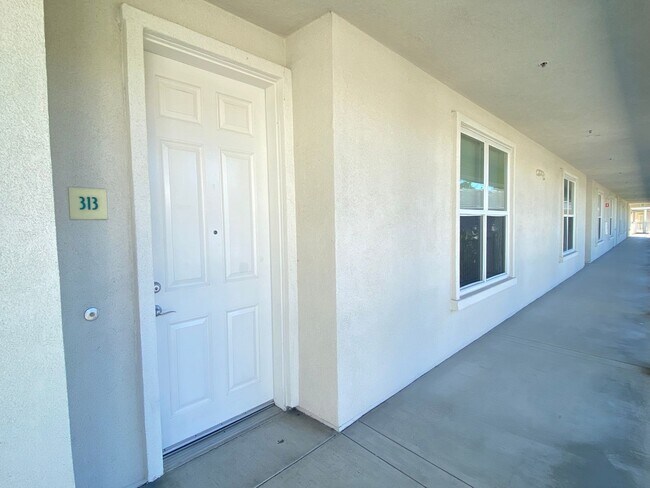 Foto del edificio - Spacious 3 bed/2bath Penthouse Unit Downto...