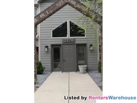 Building Photo - 2170 Ridge Dr