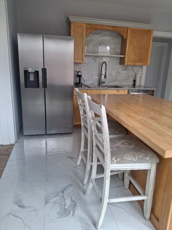 Foto del edificio - 805 Ridgeway Ave
