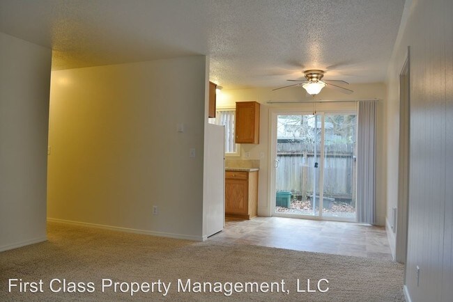 Building Photo - 3855 Lake Grove Ave