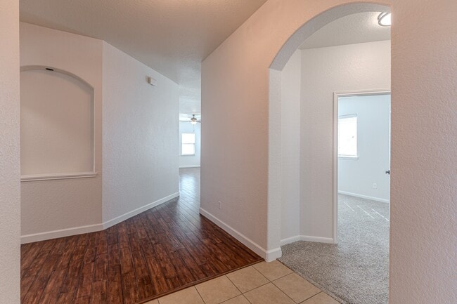 Building Photo - 15443 Lady Shery Ln