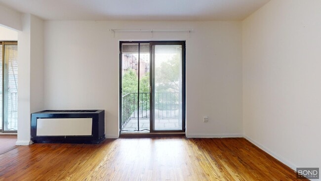 Building Photo - 513 Second Avenue