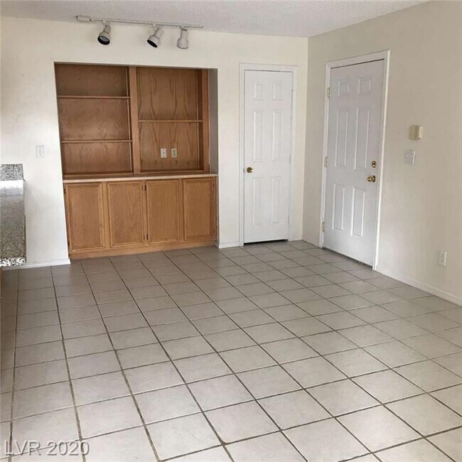 Foto del edificio - 101 Luna Way