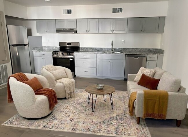 Building Photo - 720 Spain St