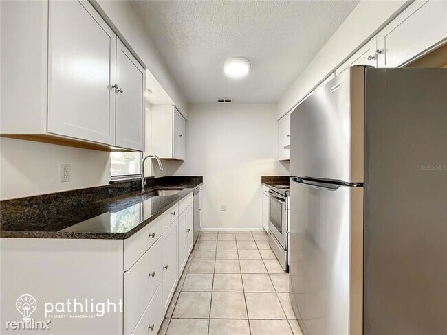 Foto del edificio - 3 br, 1.5 bath House - 845 Cedar Cir UNIT