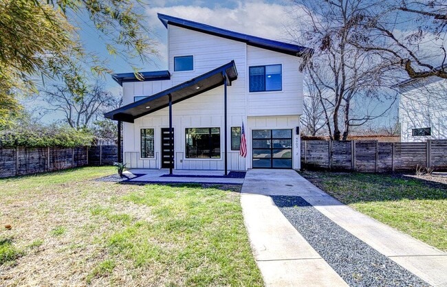 Building Photo - 4903 Lyons Rd