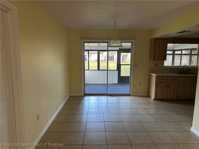 Foto del edificio - 3715 Castile Ave