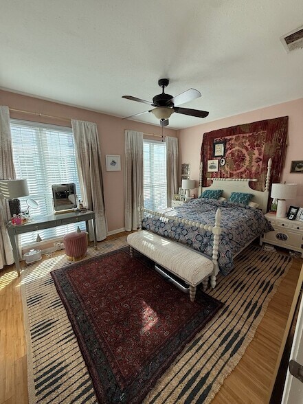 Foto del edificio - 4424 Holland Ave