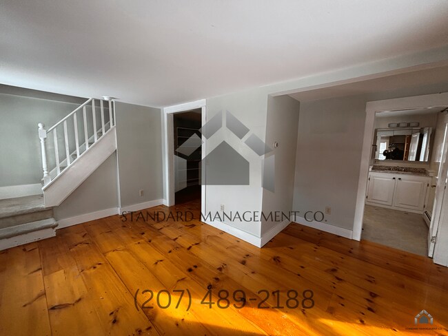 Foto del edificio - Sun-Filled 2-Bedroom Home with Garage – Pittston