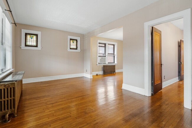 Building Photo - 4955 Tholozan Ave