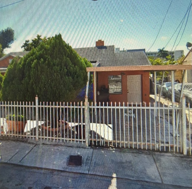 Building Photo - 1748 NW 31st St
