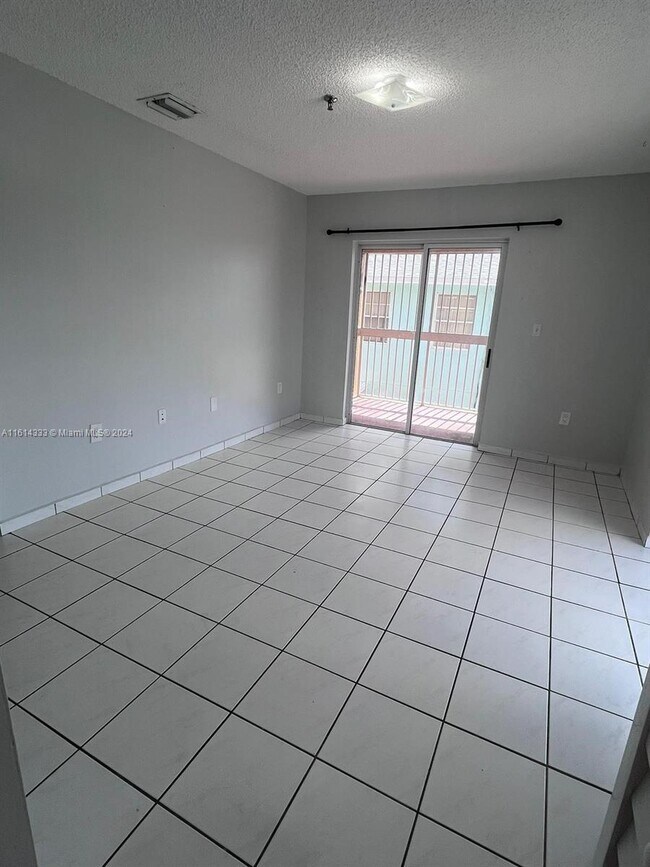Foto del edificio - 1699 SW 7th St