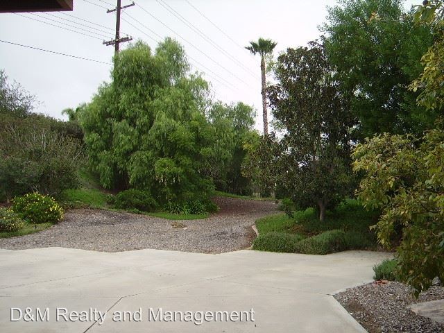 Building Photo - 5 br, 3.5 bath House - 13814 Lake Poway Road