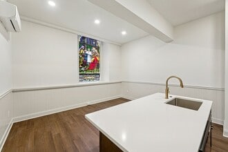 Building Photo - 401 Martin St