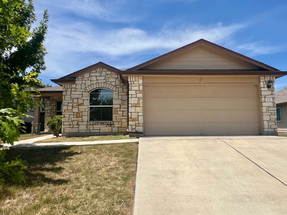 Foto principal - Beautifully updated one-story home!